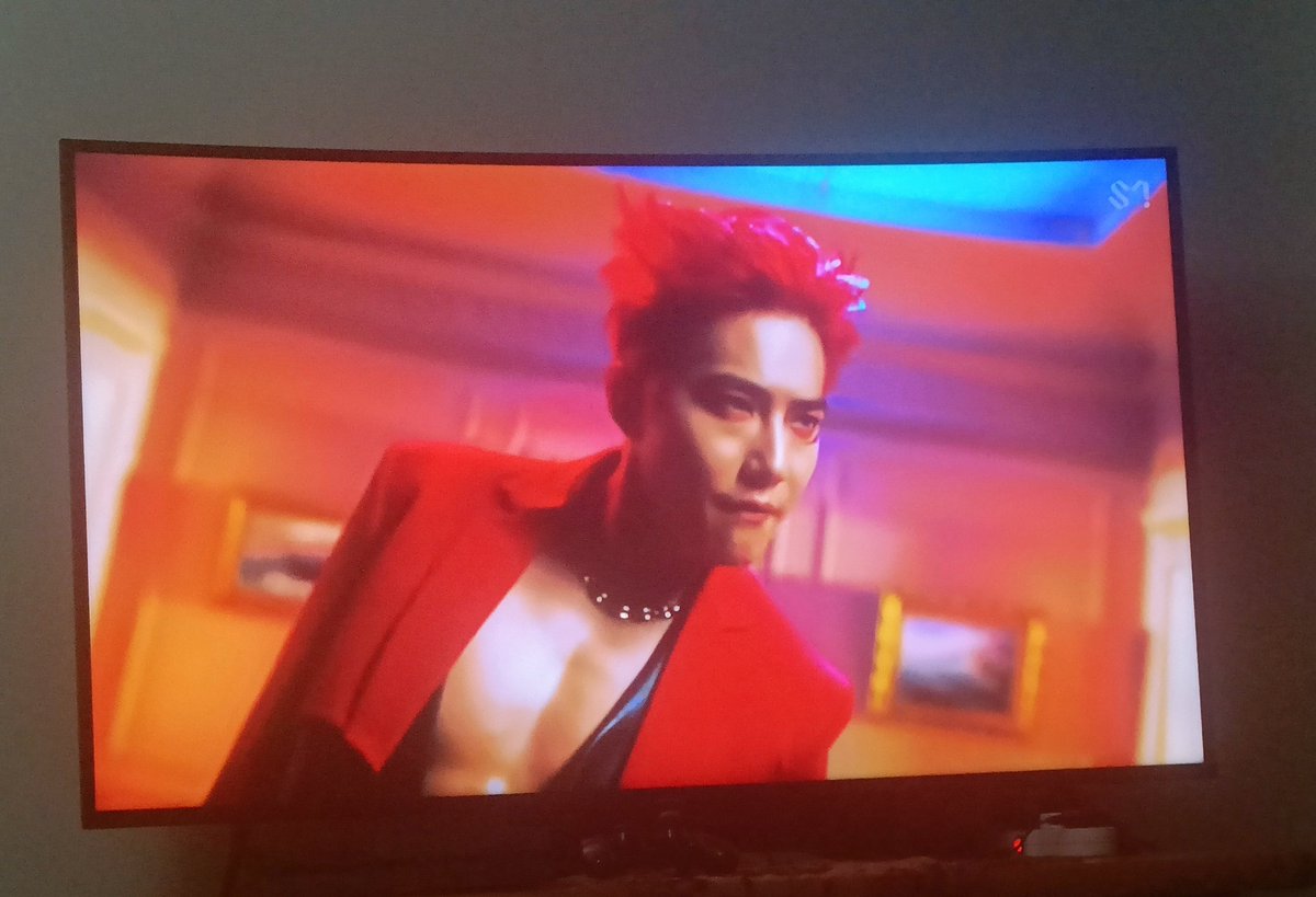 ShoExJi's tweet photo. عمالة اتفرج على اكسو على التليفزيون بأعلى جودة وفي قمة سعادتي 👍❤️
@weareoneEXO https://t.co/y2kQesySeM