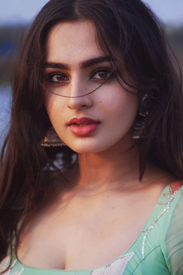 F0AF8pQaEAI69FM?format=jpg&name=900x900