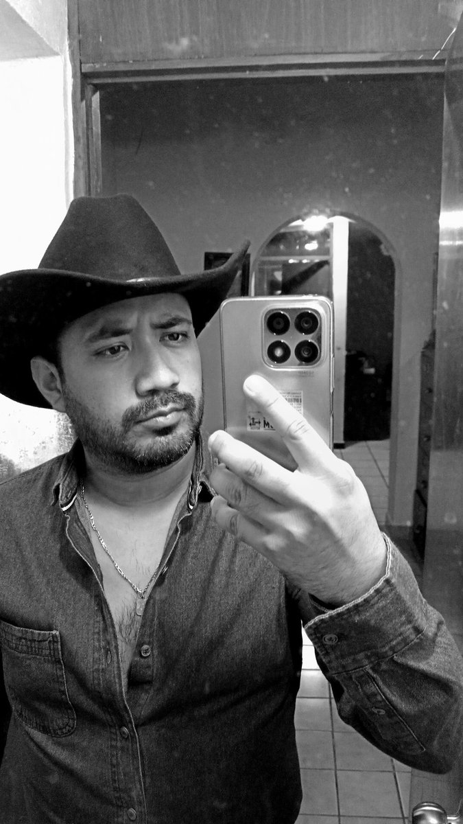 arturoaviila's tweet photo. Hoy toca ver #elpoderdelnorte🤠 https://t.co/uBgiRbCkKj