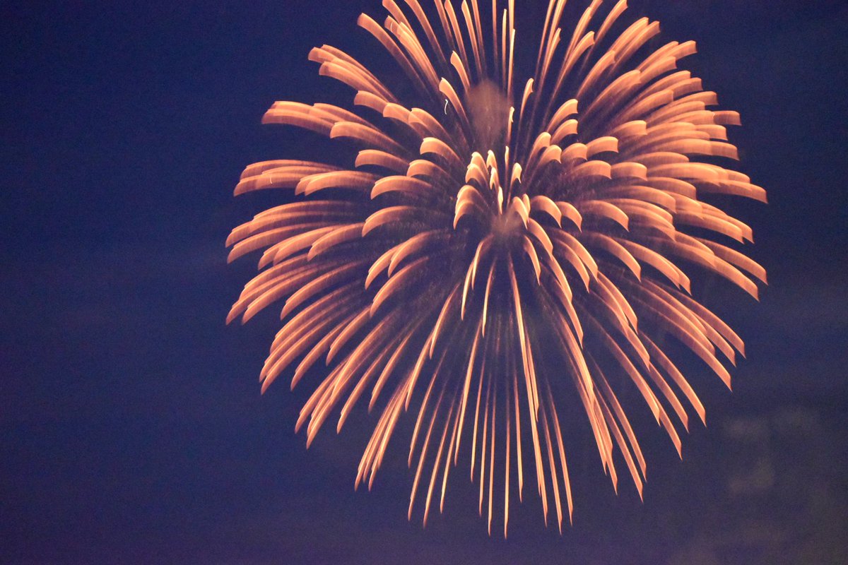 AtTheScenePhoto's tweet photo. At the waterfront where @cityofbarrie lit up the night sky #CanadaDay #fireworks #largecrowd #barrie https://t.co/cnxVn7Eh7g