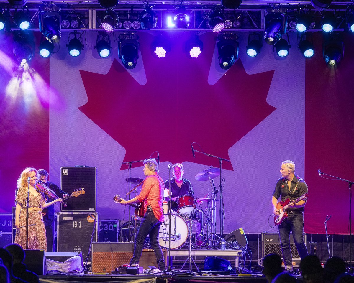 Our #CanadaDay celebration at Chinguacousy Park was an epic day filled with family-friendly activities, main stage performances presented by <a href="/cibc/">CIBC</a>, and a spectacular fireworks display presented by <a href="/TimHortons/">Tim Hortons</a> 🎆!
 
Thank you for an unforgettable Canada Day, #Brampton 🇨🇦🍁!