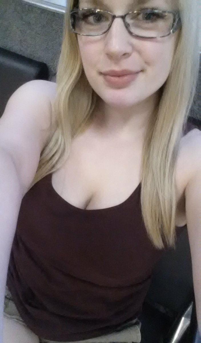 ellenjohnson000's tweet photo. Show me some love , it’s been a while 🥰#doilookpretty☺️ https://t.co/hcszqQrlgG