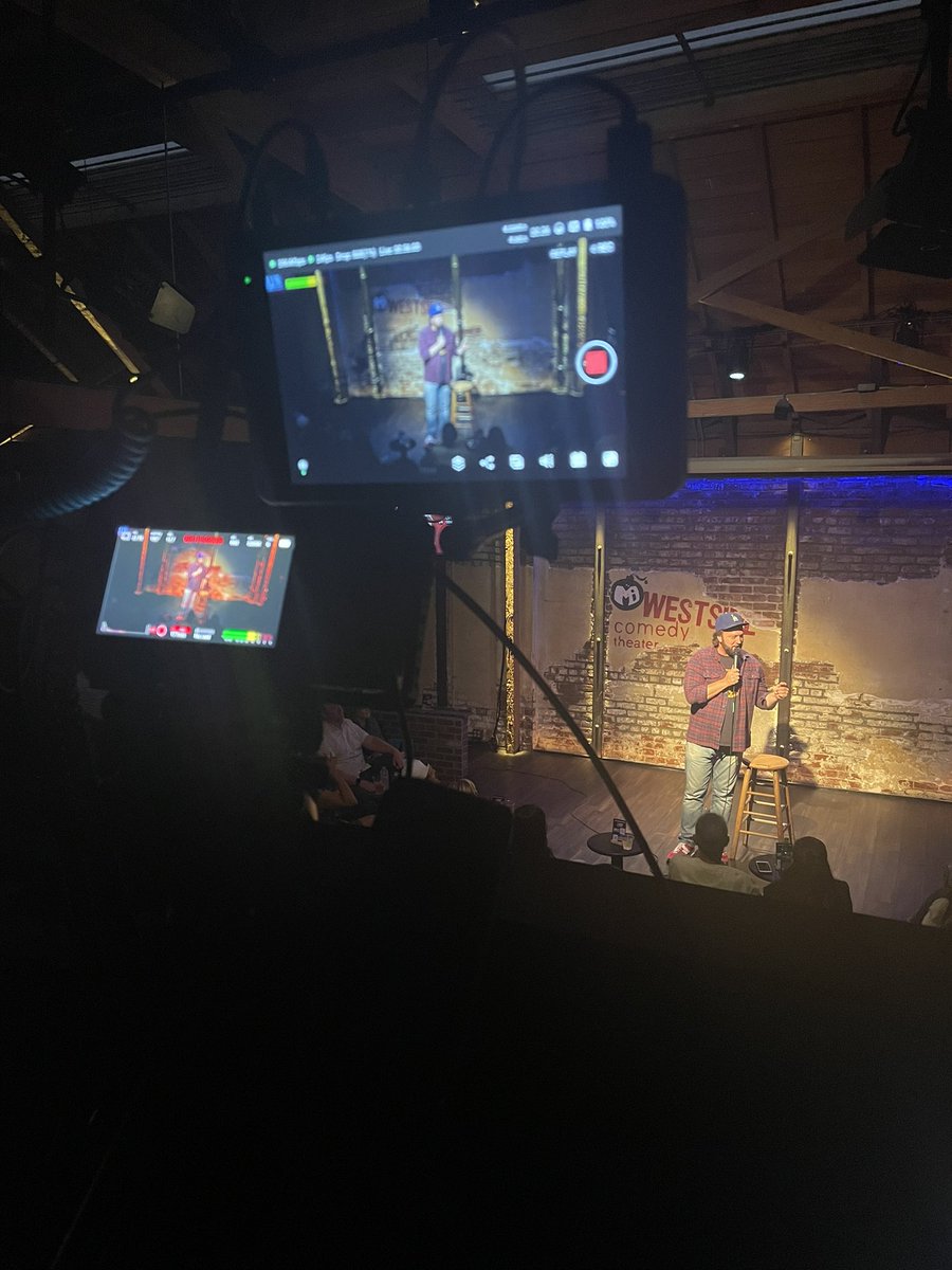 comedy_labz's tweet photo. We live. Free streaming show at
https://t.co/kn5xZbW7HR
#comedy #standupcomedy #Metaverse #solana #insiders https://t.co/TYhTBsSPX5