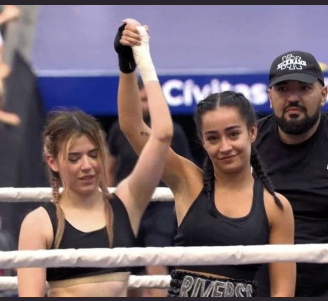 Lizbeth20987's tweet photo. El costal de box de rivis gano 🙃 qué puto coraje banda 😒 #elrobodelaño3  #elRoboDelSiglo
#ElRoboDelAno https://t.co/CFwGnCvS3z
