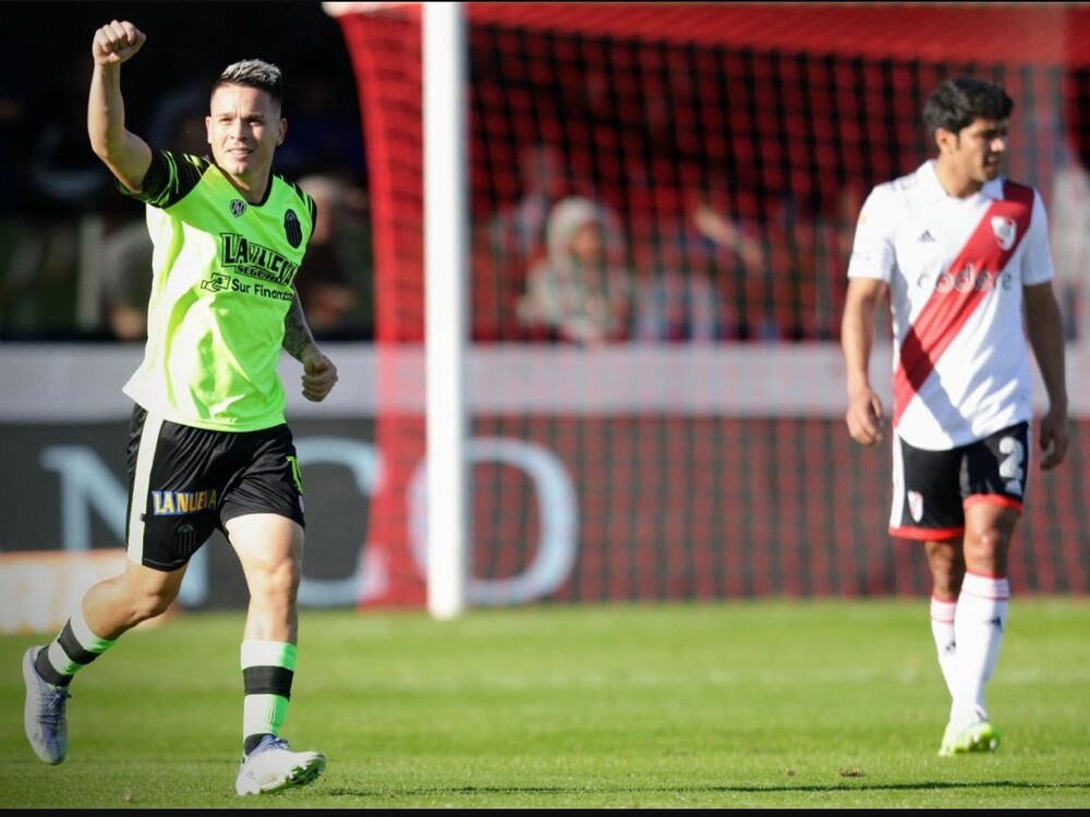 BARRACAS CENTRAL 2-1 RIVER PLATE
LIGA ARGENTINA

#RiverPlate #BarracasCentral #Beritabola #AgenBolaNET #Agenbolainfo #agenbolaterpercaya2005 #AgenBolakita #agenbola2005 #agenbolaterbaik #SusantoGuna
☎️ Hubungi CS Kami Online 24 Jam
📲 Wa: +6287848193853