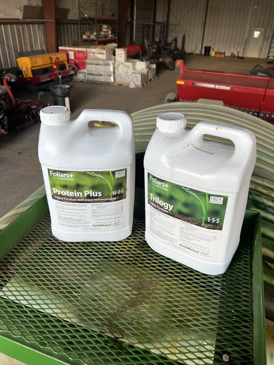 fowler2325's tweet photo. Evening @earthworksturf app to kick off summer. It’s a staple in our grown in program for bentgrass and sports turf production as it warms up. 6oz/K Protein Plus, Trilogy &amp; Cal Vantage. Rotated with granular 5-4-5 Replenish https://t.co/sxph4KYu9j