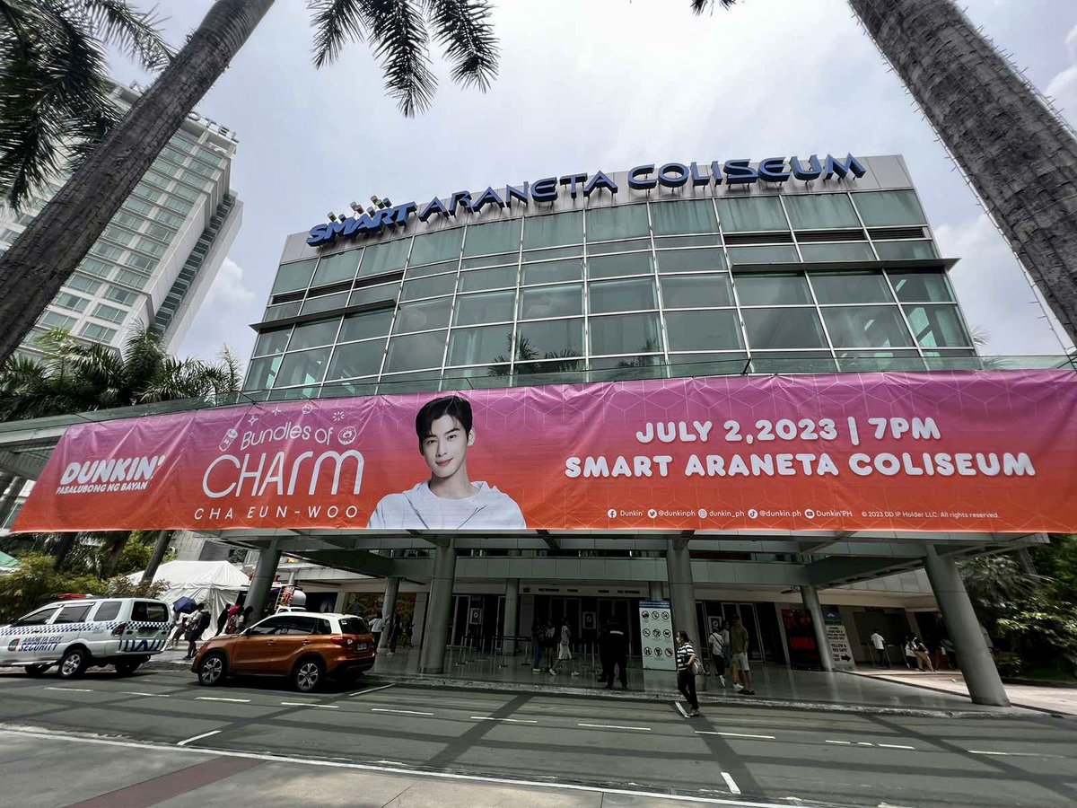 dunkinph's tweet photo. Excitement overload with #DunkinPHBundlesofCHArm Fan Meet! ✨ See you in a few. 🫰 #ChaEunWooDunkinPH https://t.co/I2bwgZWOag