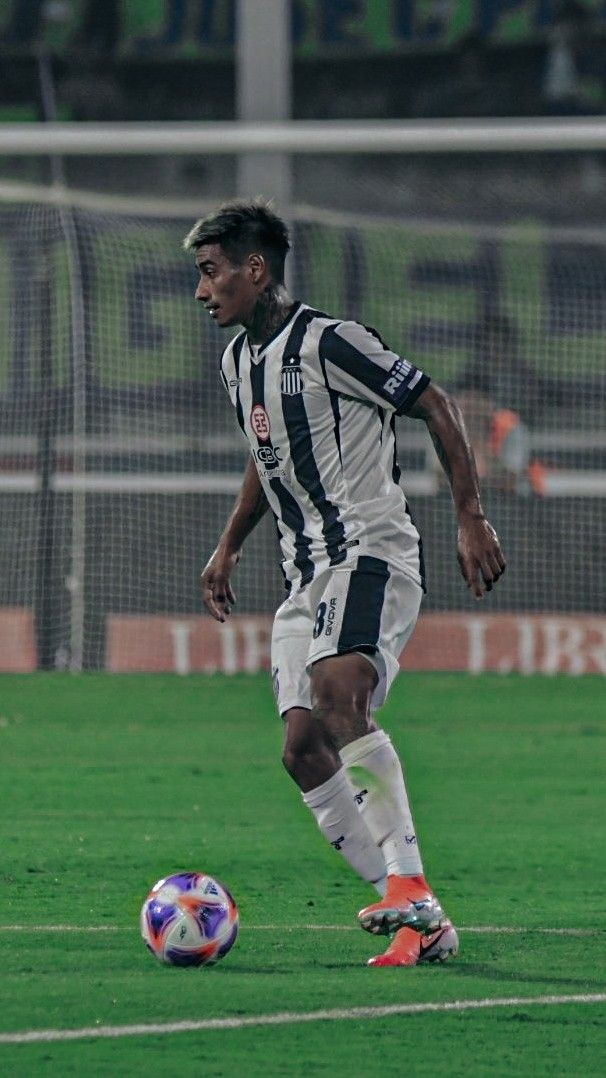 Lauti_okl's tweet photo. No te vayas nunca negrito, te quiero con toda mi alma, la garra con la que defendes estos colores 💙 https://t.co/dEPa4fm8V8