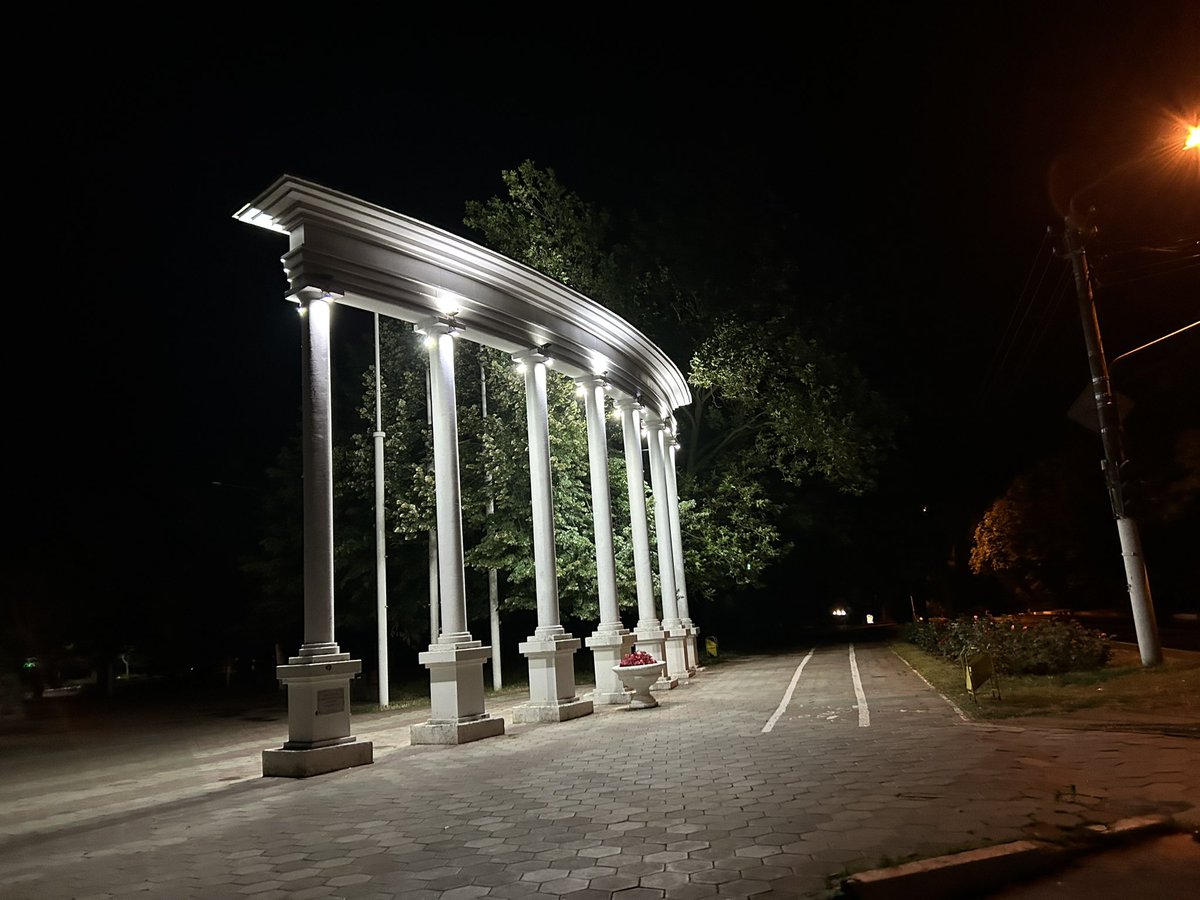 socialworkplan's tweet photo. I spend the night sleeping next to this monument early this week. We feel asleep to the sound of air sirens. Feeling 💔that Odessa was hit again overnight.
Hoping no one was killed #standwithukraine #odessa #kviv #lviv https://t.co/Dz8UbeQtCS