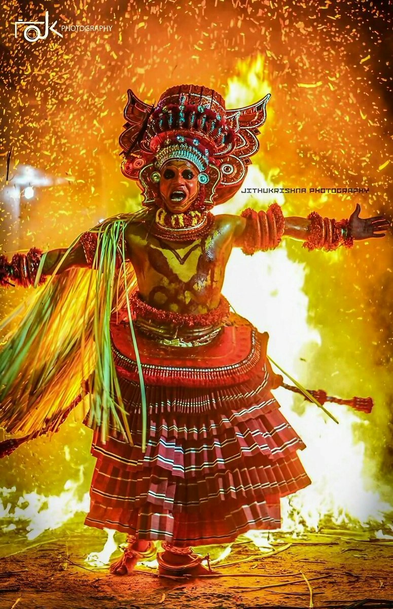 desi_thug1's tweet photo. 10 Traditional Folk Dances of Bharat

1. Theyyam, Kerala https://t.co/oeYBSf3nO2
