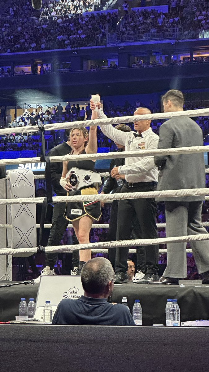 D3midem's tweet photo. Mi rivis se merecía ganaaar todo los combates, igual ella es nuestra campeona 💪❤ TE AMAMOS PRECIOSA #LaVelada3 #riversgg https://t.co/Xm7Fil15dj