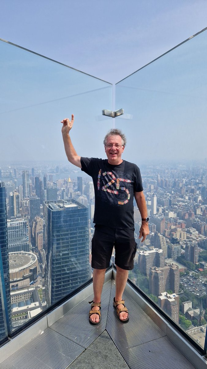 dmkenward's tweet photo. Fantastic time spent @EdgeNYC. Great experience. Did the ledge drop, or I levitate? #NewYork #TheEdge #Edge https://t.co/UcdTyt7XDj