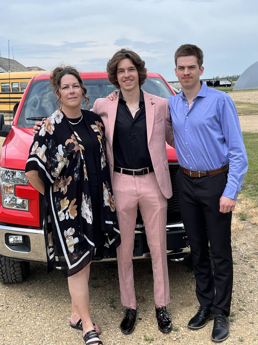 oilskar99's tweet photo. Well that’s a wrap, super proud of ya Carter https://t.co/bid1gns1gq