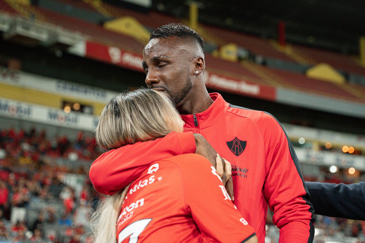 AtlasFC's tweet photo. ¡EL SÚPER SAIYAJÍN COLOMBIANO!🔴⚫️

Un Rojinegro destacado que hoy El Jalisco reconoce 🦊

#NoSeExplicaSeSiente ❤️🖤 https://t.co/rWyyktsji9