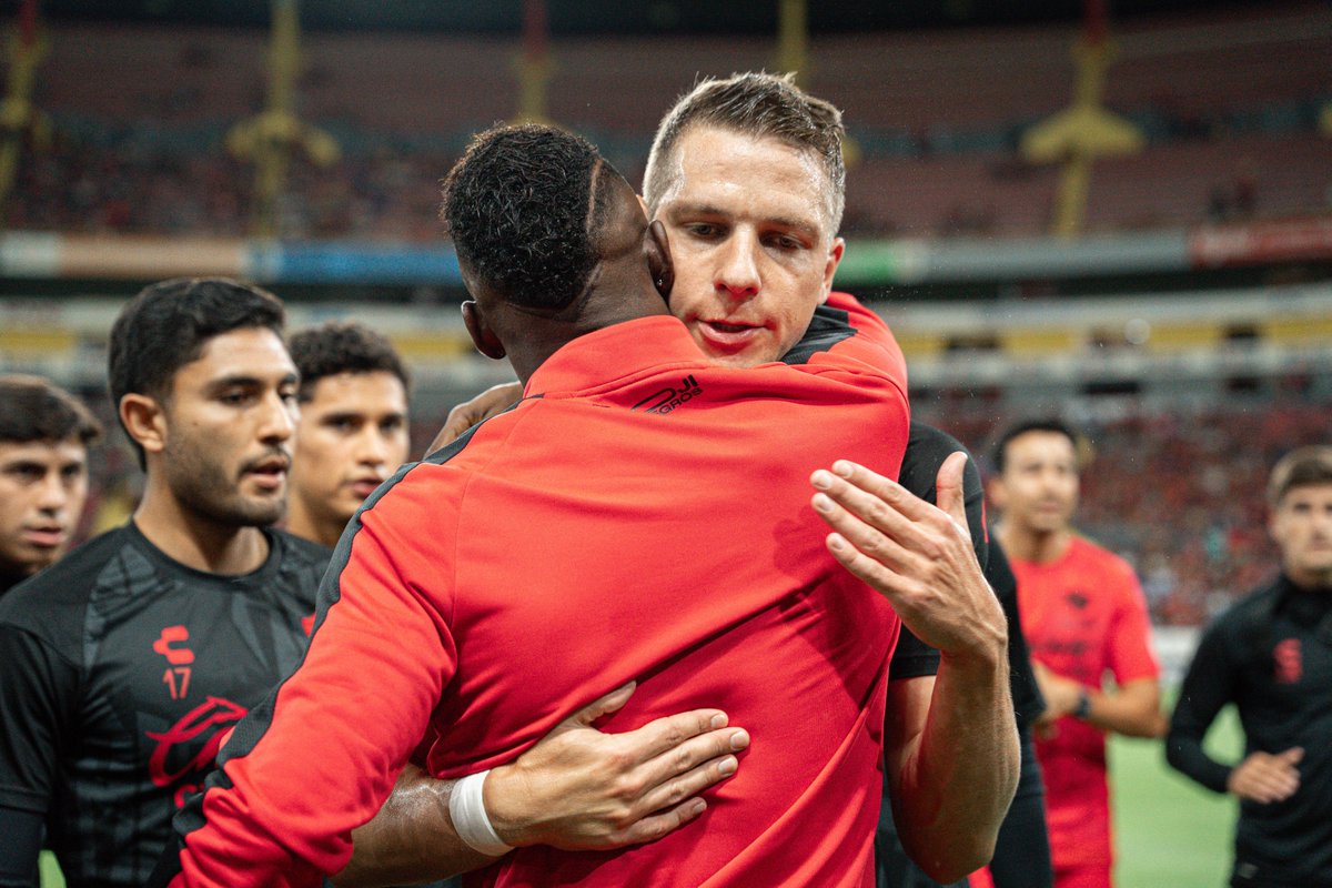 AtlasFC's tweet photo. ¡EL SÚPER SAIYAJÍN COLOMBIANO!🔴⚫️

Un Rojinegro destacado que hoy El Jalisco reconoce 🦊

#NoSeExplicaSeSiente ❤️🖤 https://t.co/rWyyktsji9
