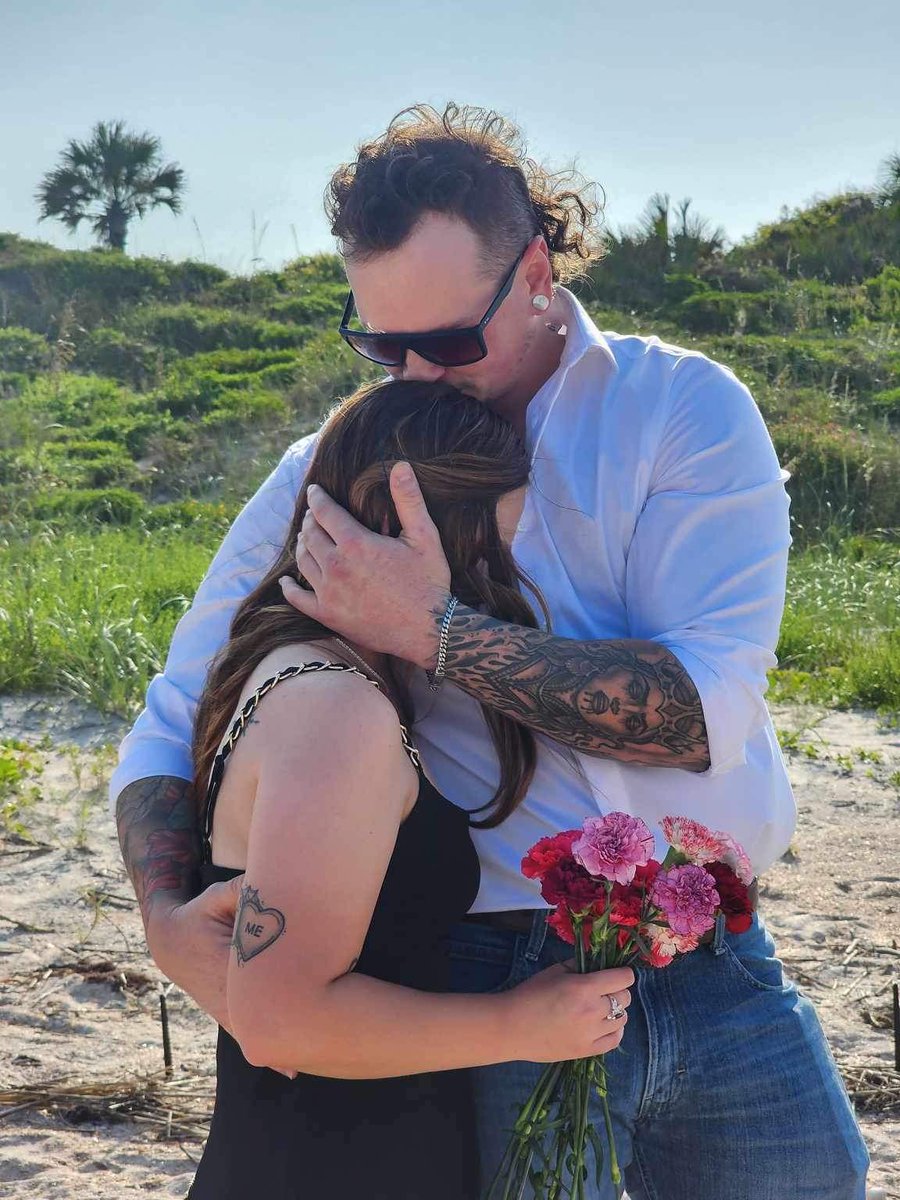 BrittanyScheibe's tweet photo. I get to marry the most amazing man 🖤 https://t.co/KuOUenhhrM
