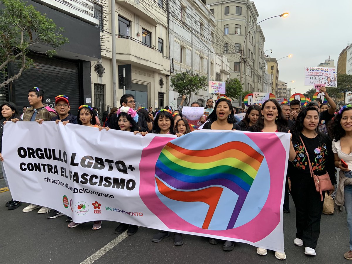 victorhponce's tweet photo. Marcha del orgullo lgtb+ o marcha de aprovechadas, sinvergüenzas oportunistas? https://t.co/gsnRvDFSif