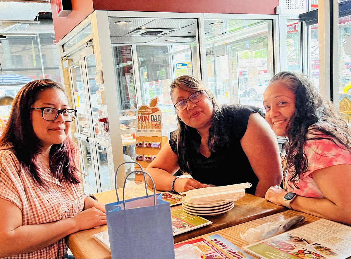 iammrssnow's tweet photo. We proudly served as the @CSD10Bronx Presidents’ Council board, leading and representing our incredible community of presidents for 2 years. These exceptional women fostered unity and helped us achieve unimaginable milestones. Forever grateful for their support and friendship! https://t.co/Kf6JVuvSqC