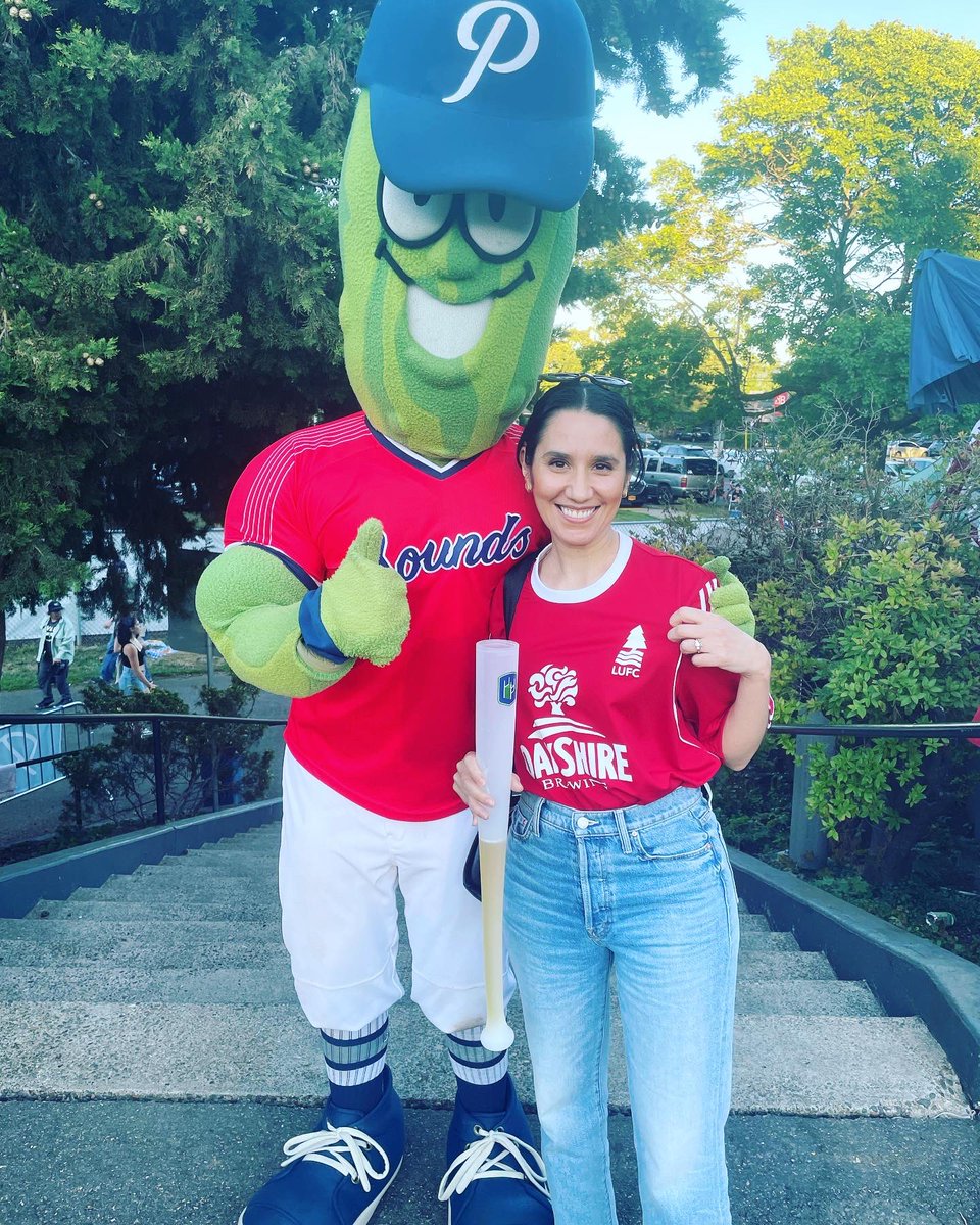 LaneUnitedFC's tweet photo. ⚾️ Take me out to the ballgame ⚾️
We’re thrilled to be taking part in Random Jersey Night at @picklesbaseball ‼️
#WATR #soccerbaseball #sportcrossover #portlandpickles https://t.co/fesQwtQEE7