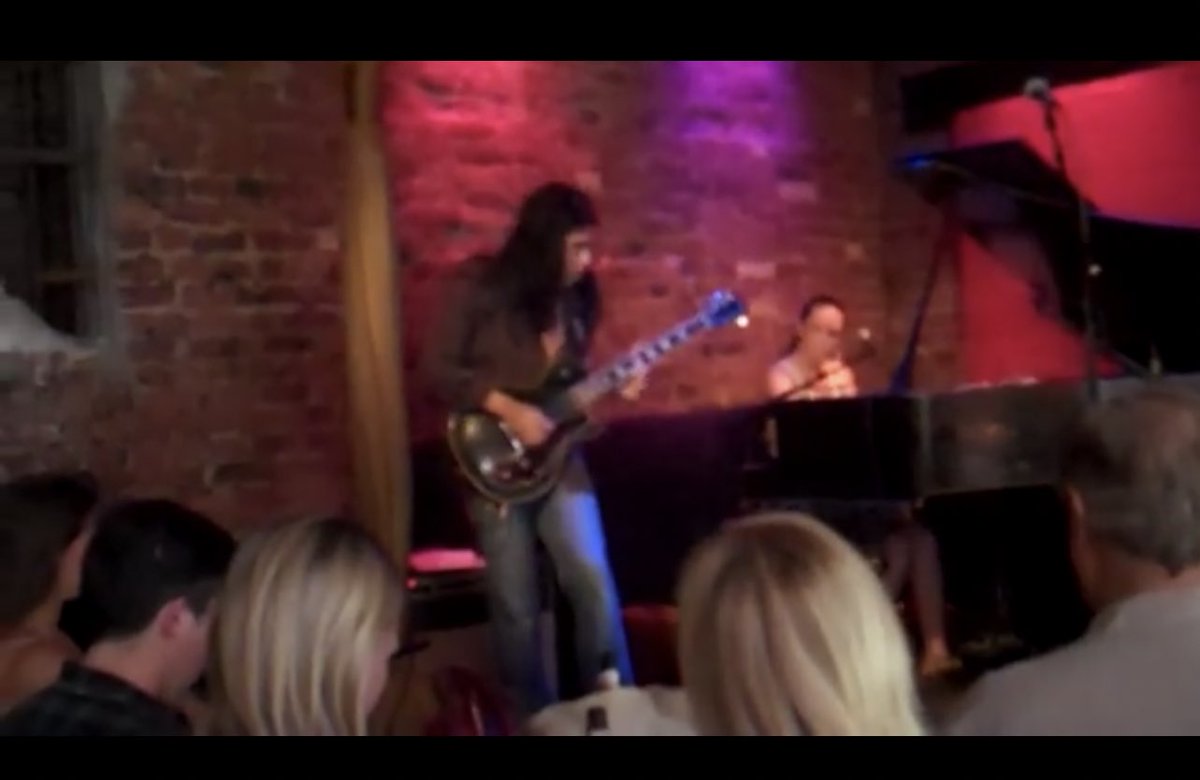 11 years ago😮
久しぶりにYouTubeエゴサしてみたらこんなの発見。
今はなきレスポール😢
11年前！！！

youtu.be/xOcuXGXHx0k