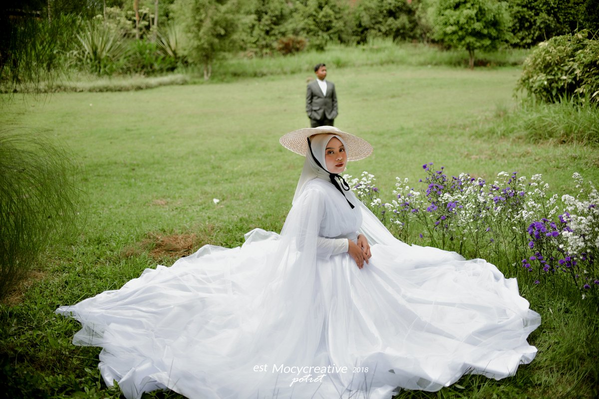 OTonggoh's tweet photo. Nitip deh foto prewedding https://t.co/lcdTehG7cz