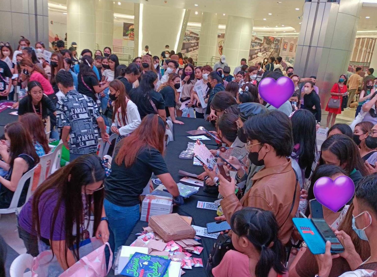 chaeunwoophofc's tweet photo. Currently happening at the Bundles of CHArm Pre-show Event "FANZONE" 🍩

Everyone are welcome to join us today! 💜🧡

We are here at Quantum Skyview, Upper Ground B, Gateway Mall 2.

#DunkinPHBundlesofCHArm 
#ChaEunWooDunkinPH
#DunkinPH
#CHAEUNWOO https://t.co/Tj5AIHUwBA