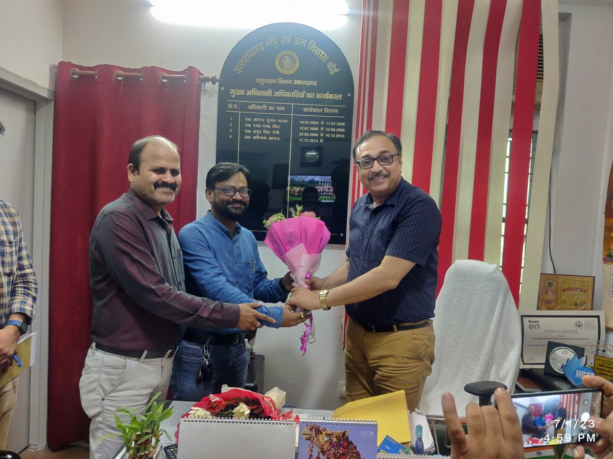 UswdbCeo's tweet photo. @neerajs38769037 taken charge of the Chief Executive Officer!

Dr. Singhal's immediate focus is on finalizing breeding policy, improvement livelihood of sheep &amp; goat farmers and advancing wool quality. Excitingly, he envisions Uttarakhand as a prominent center for sheep farming. https://t.co/CxMqzfpWPI
