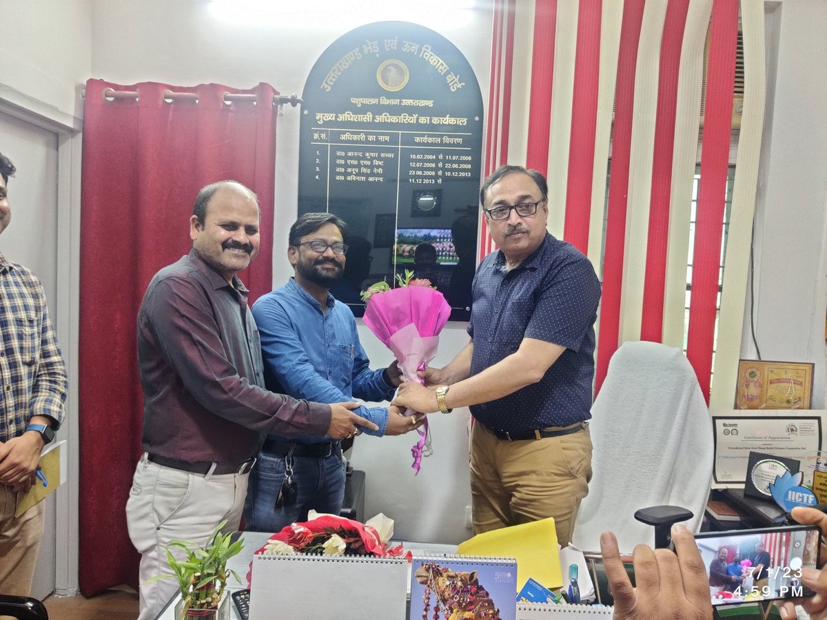 UswdbCeo's tweet photo. @neerajs38769037 taken charge of the Chief Executive Officer!

Dr. Singhal's immediate focus is on finalizing breeding policy, improvement livelihood of sheep &amp; goat farmers and advancing wool quality. Excitingly, he envisions Uttarakhand as a prominent center for sheep farming. https://t.co/CxMqzfpWPI