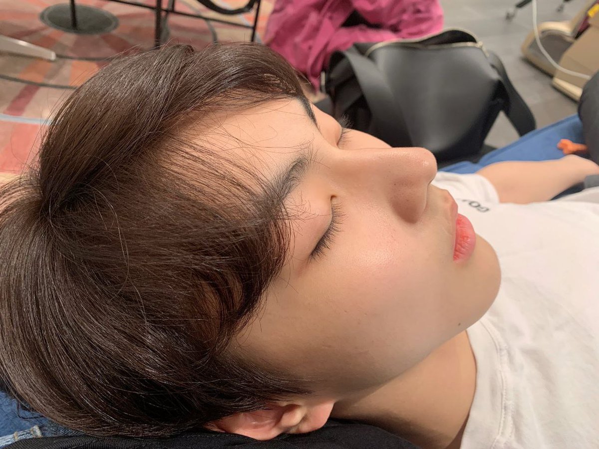 starfess's tweet photo. -star drop foto bias kalian yang lagi tidur dong https://t.co/F3dWw4Ebvh