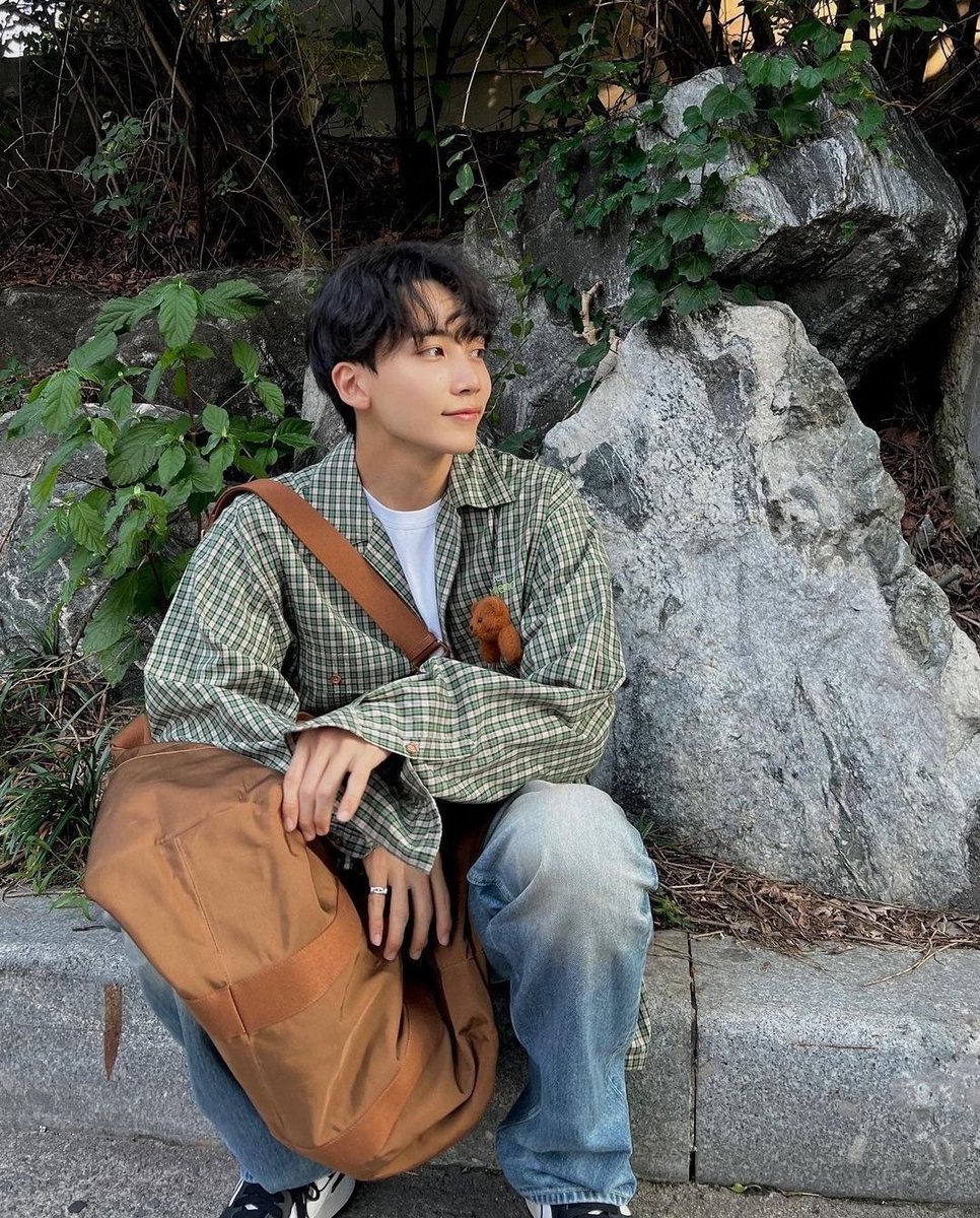 윤정한 머리카락 잘랐어!!! 남자력 뿜뿜!!
시험공부에 찌든 나에게 하니가 이런 선물을🩵🩷