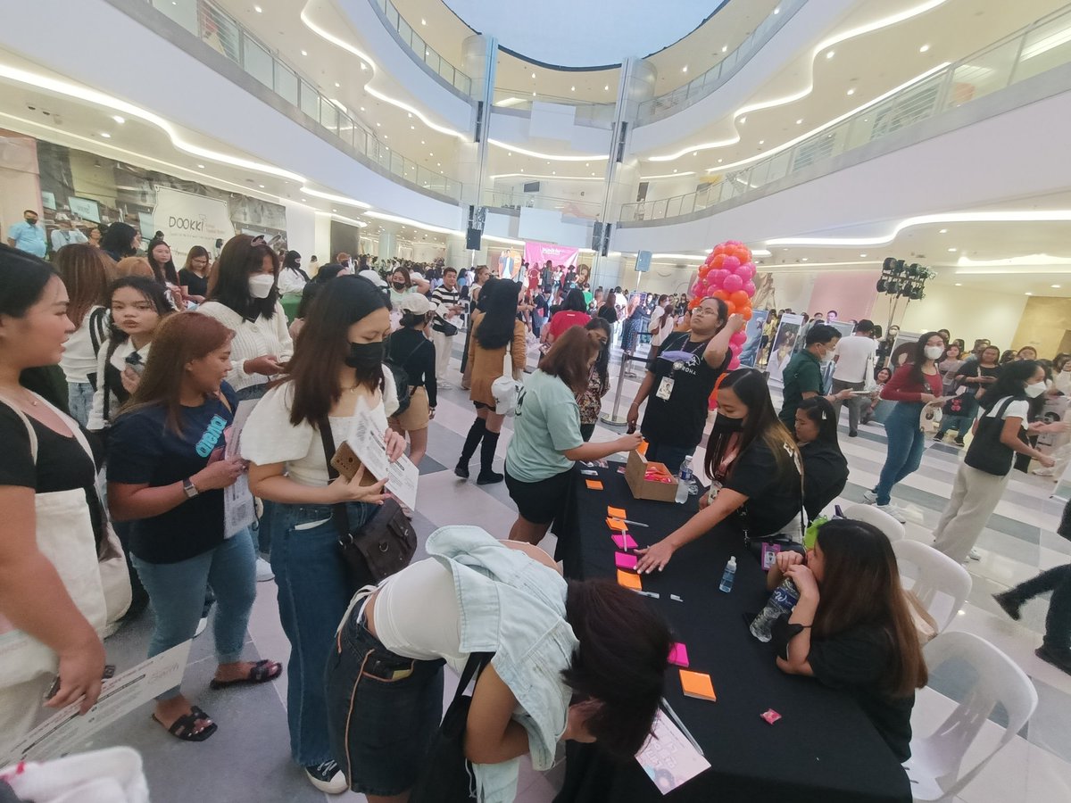 _ArohaPH's tweet photo. Currently happening at the Bundles of CHArm Pre-show Event "FANZONE" 🍩

Everyone is welcome to join us today! 💜🧡

We are here at Quantum Skyview, Upper Ground B, Gateway Mall 2.

#DunkinPHBundlesofCHArm 
#ChaEunWooDunkinPH
#DunkinPH
#CHAEUNWOO https://t.co/pqgMSh7zHG