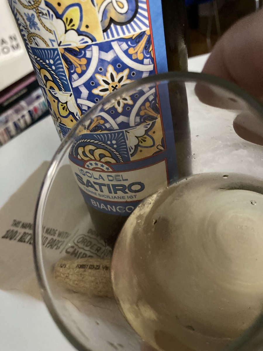 DoliverosDaniel's tweet photo. Delicious &amp; unassuming bianco from #Sicily,23 #IsolaDelSatiro,made w/organic catarratto &amp; #Grecanico,simple but pleasant aromas of peach,mandarin &amp; lemon custard,decent concentration,nice texture,w/white cherry &amp; sage flavors,round finish,begging for sea urchin pasta,a great buy! https://t.co/kDiFEmU2p2
