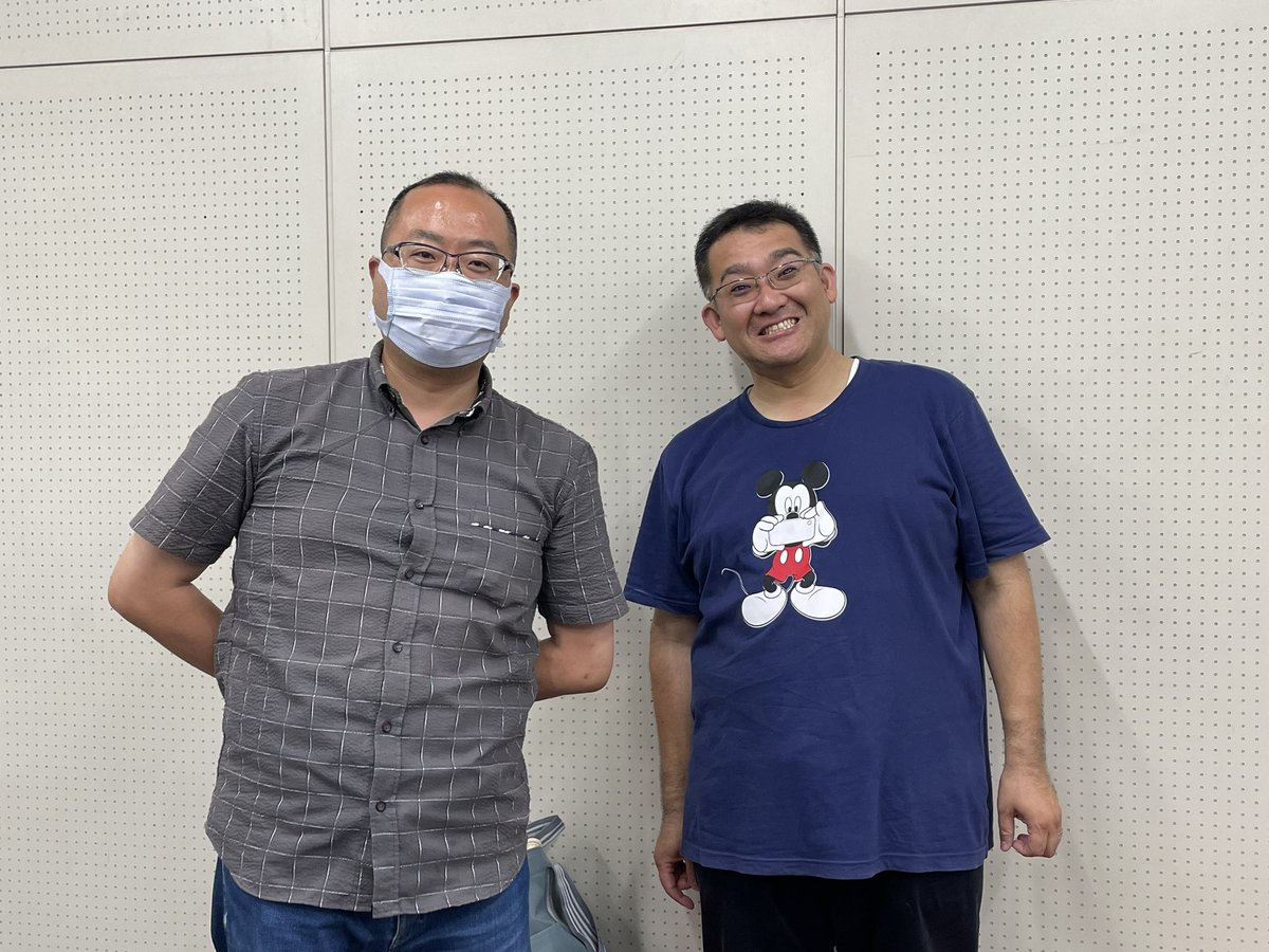 mfwo2005's tweet photo. さて。チューニングも終わり、いよいよいよいよ開演です！

とにかく、みんなで楽しみます😊

カミカミ王子のもやす団長と、指揮者の田中慶教先生のツーショットをどうぞ。 https://t.co/NcjB7Uji5B