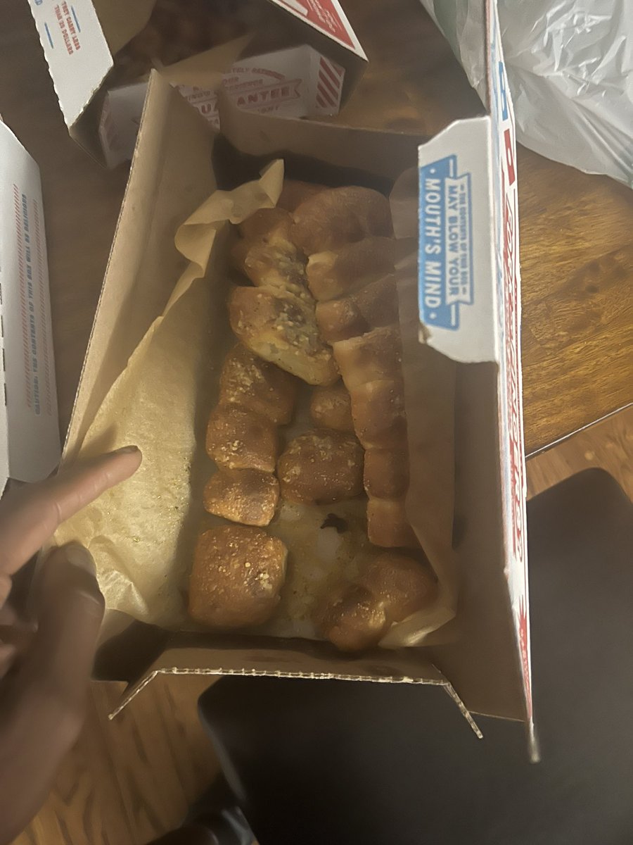 FAthletix's tweet photo. @dominos this is what I received from dominos last night, and not only did the food look like this it took and additional 18 minutes  to deliver the food  after the tracker said it was complete! https://t.co/vrm4dtFoUs