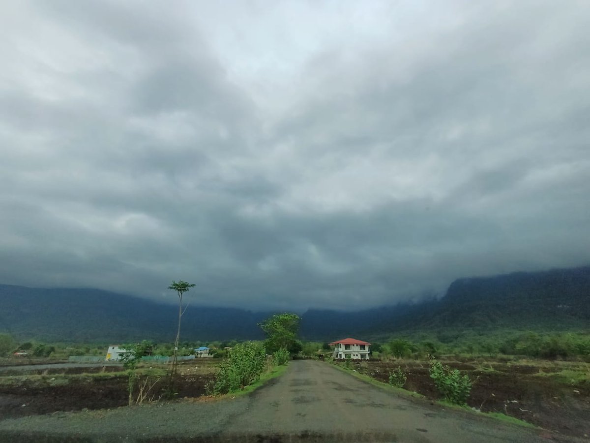 Vanaraipalu's tweet photo. मौसम हा मस्ताना, वनराई पळूमध्ये असताना...
चला या वीकेंडला फिरायला जाऊया, वनराई पळूला भेट देऊया...😍🍃❤️

@alappkorde

#vanaraipalu #natur #monsoon #weather #sky #weekend #friends #family https://t.co/YDwLya5Veh