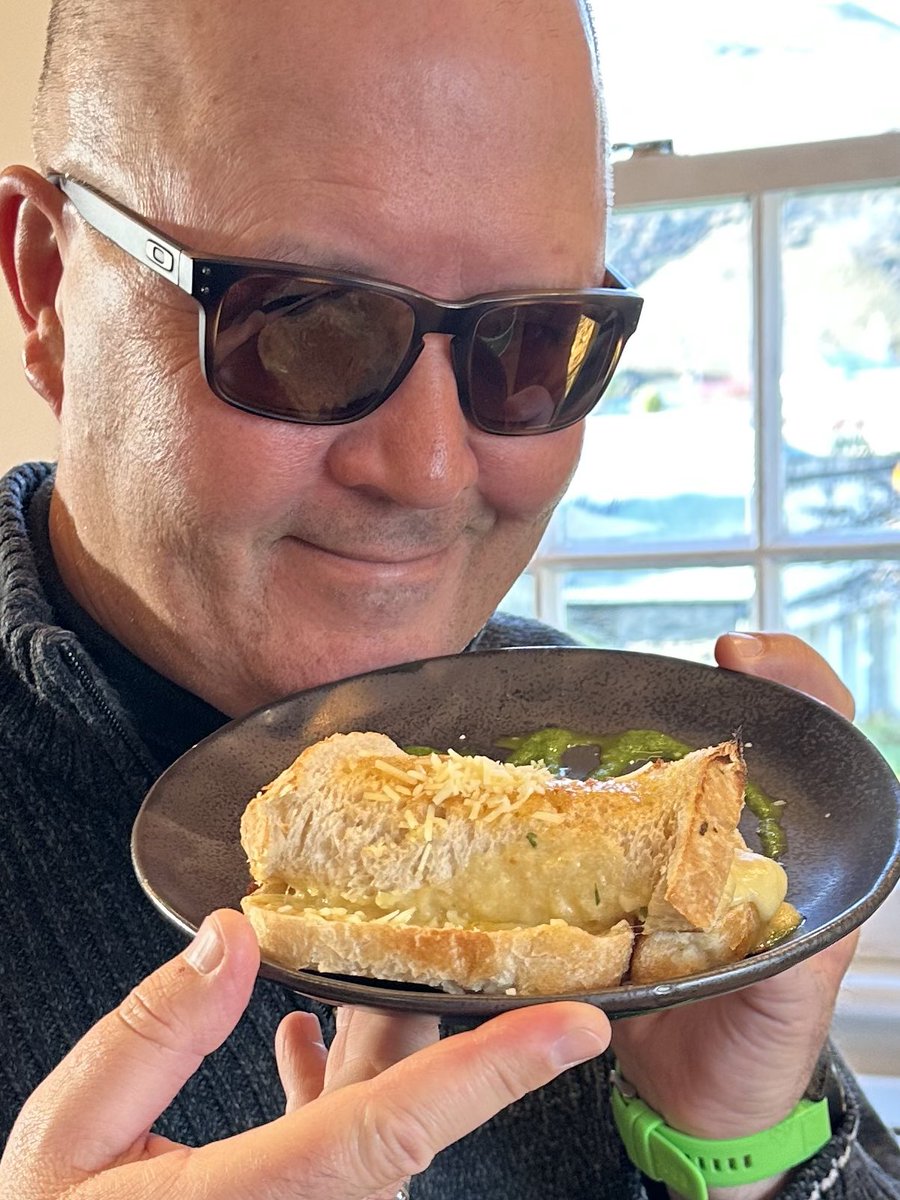 Cheese Rolls are a highlight of our southern island. And this beauty is the best I’ve ever had! Cheers Pinot Junction in Cromwell!