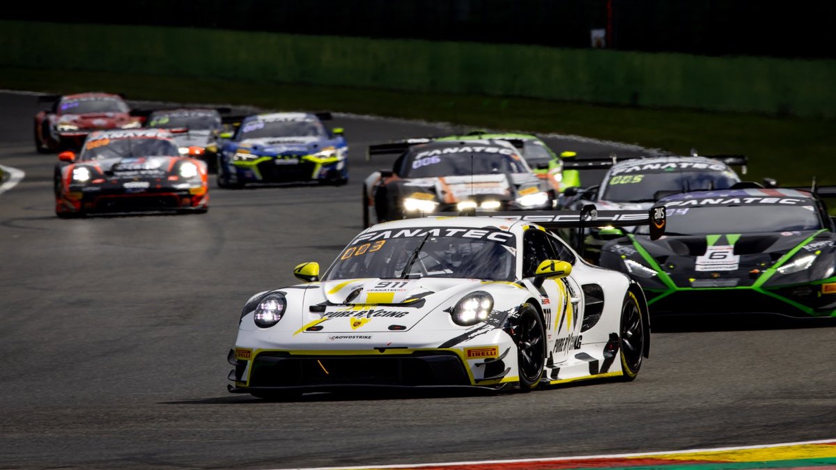 #Spa24h - This time the Full Course Yellow paid off perfectly for @DinamicMotors GT Huber Racing and the #Porsche of @HerberthMotors1: @EngelhartChris took the overall lead for the 1st time with the #54, Robert Renauer moved into 1st place in the Bronze Cup ahead of #PureRxcing