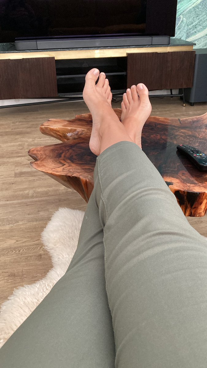 ladyannapl's tweet photo. Rtgame się kończy. Mam większą zachciankę i nowy expres do kawy do opłacenia. 558 zł. Chętnie wydoje jakiś bankomat żeby opłacić ten zakup https://t.co/UlkfcN3l4i