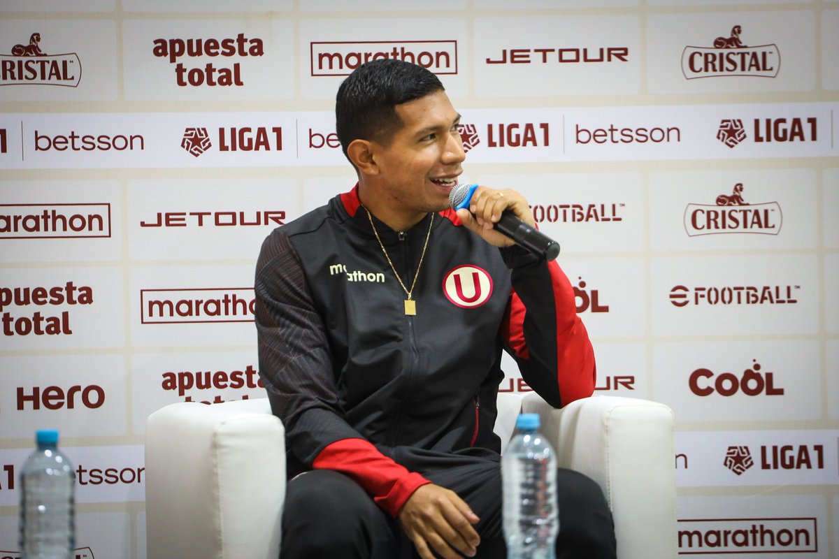 ElDiarioCrema's tweet photo. ¡EL 'OREJAS' DE LA GENTE! 💛👏🏼
Universitario presentó esta mañana a Edison Flores frente a los hinchas mediante un Meet & Greet en el 🏟 Estadio Monumental.
Gran iniciativa del club para acercar más a los hinchas. ¡Ya queremos verlo en el campo! 😍🔝
#YdaleU
#YdaleEdison https://t.co/XkpWnfhuwE