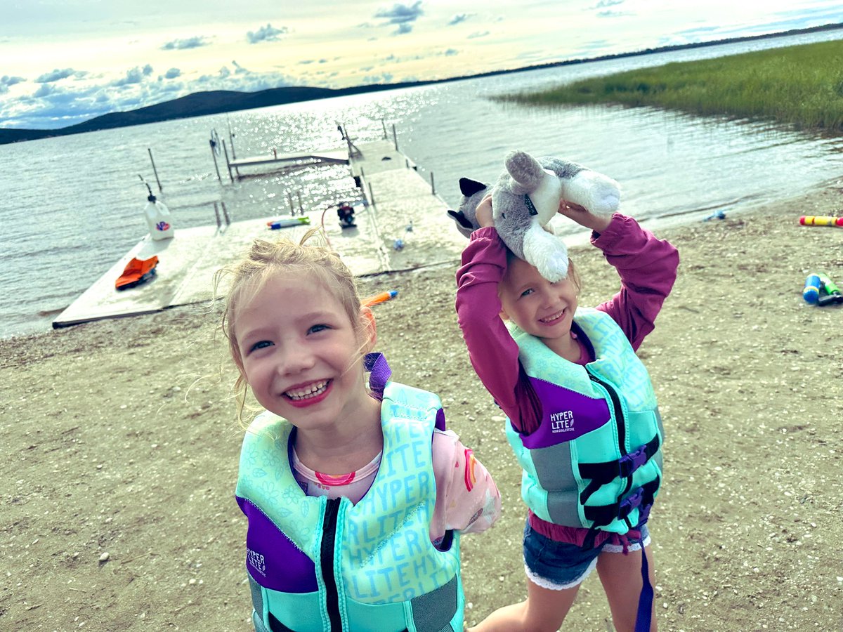 Mary_ElaineJ's tweet photo. Twin life is the best life💕💕 https://t.co/XX2DOvX4V9