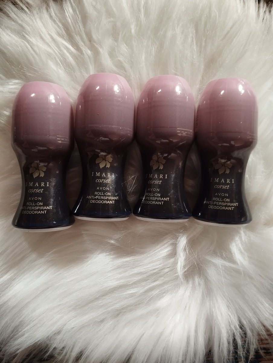 Mzati_fashion's tweet photo. K2000 each for roll ons https://t.co/QDFhLnk5HV