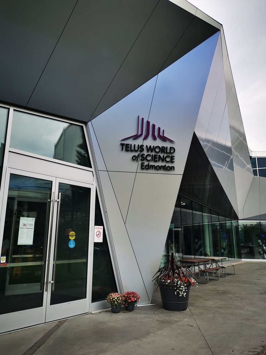 KukanaHoku's tweet photo. My adventures today took me to TWOS and The Art of the Brick exhibit! Had a great time and the @LEGO_Group was amazing! I even got caught in the rain, squishy shoes, π
#yeg #telusworldofscience #lego #rain #goodday https://t.co/NbXa4FBhVk