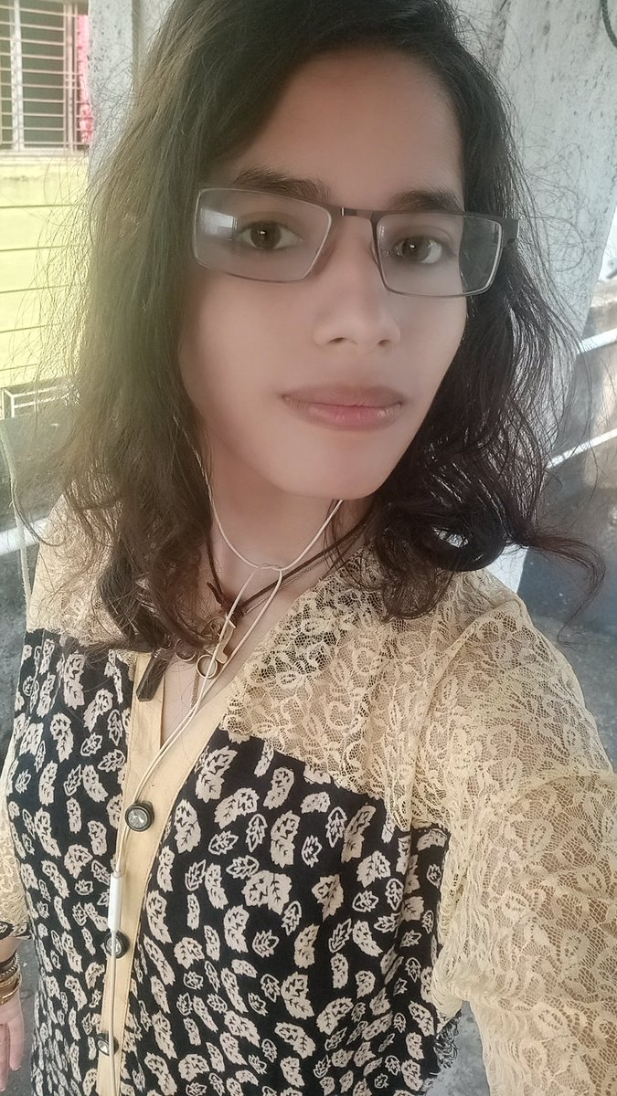 SuchismitaGupt5's tweet image. You&apos;re next in line for cutting my hair. #factoryworker