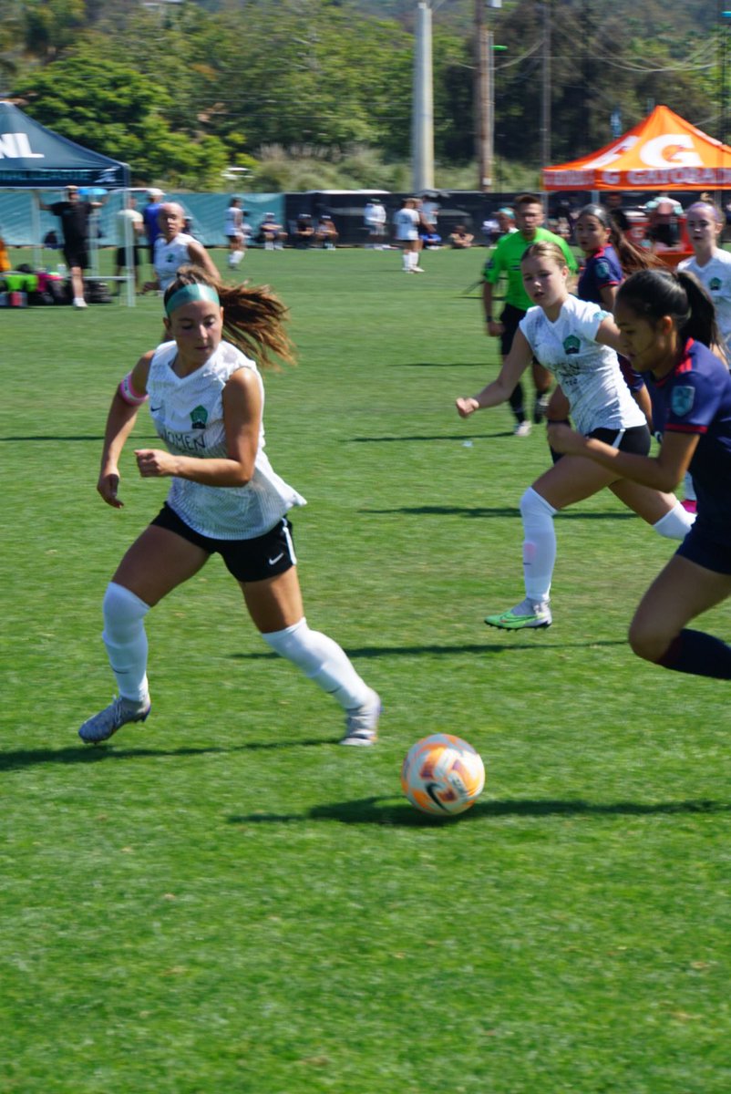 sequoiac07's tweet photo. What a great experience. Super thankful to have had this opportunity with my team! Great job @nw_elitefc 💚💚

@ImYouthSoccer @ImCollegeSoccer @ECNLgirls @NcsaSoccer @PrepSoccer @RecruitSoccerXP https://t.co/KBFZDJr8dH