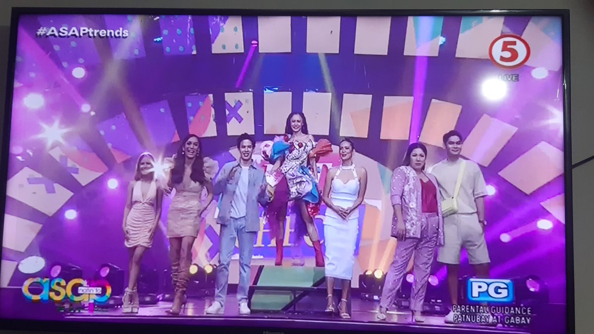 Chinitachinito4's tweet photo. Multimedia Idol, Kim Chiu @prinsesachinita
is Melanie Dela Cruz as your #UKAYQUEEN π
FIT CHECK: The Confessions of an Ukay Queen πβ¨ This coming July 6 on Prime Video! π
#FitCheckOnPrime
#KimChiu
#FitCheck
@DreamscapePH x @primevideoph https://t.co/ue8iYGBCRW