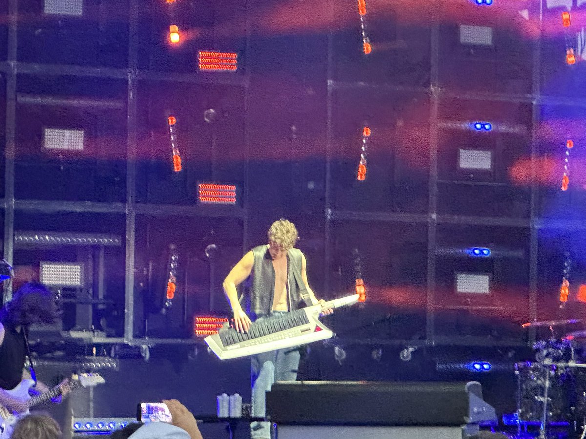 Well that wraps up 3 weekends in a row at <a href="/SteMichelle/">Chateau Ste. Michelle</a> this time with a great set by <a href="/charlieputh/">Charlie Puth</a>