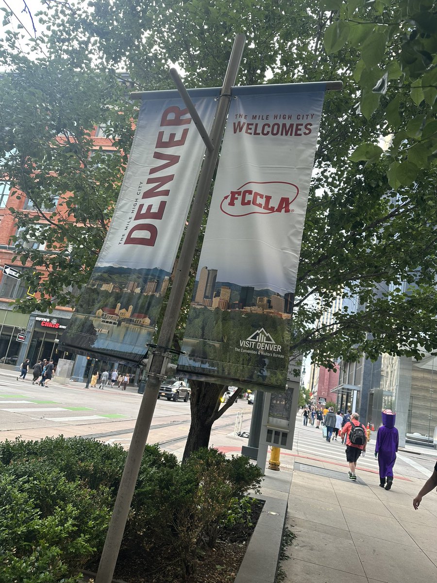 rowe_fccla's tweet photo. Denver, CO Day 1 for the #FCCLANLC♥️ @TexasFCCLA @McAllenISDCTE @RoweCTE_CRivera @fcs_m_garza @aechsculinary @Rowe006 https://t.co/Np0AOSlGAk