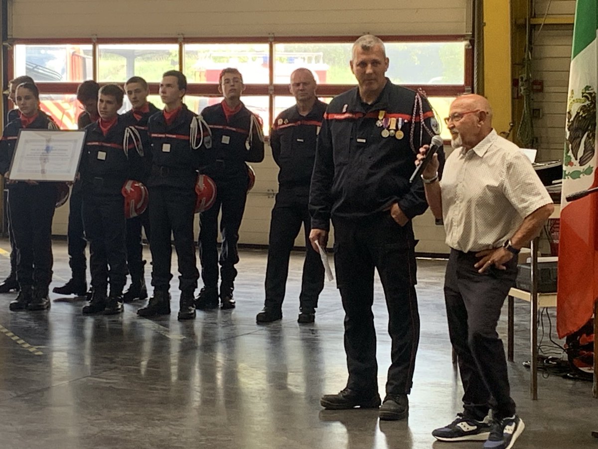 DuplanJean's tweet photo. La section des JSP de Orléans Sud créé par Pierre Roux a fêté ses 20 ans. La promotion 2023 porte son nom. Bravo et merci Pierre https://t.co/bKE3ElLU3U