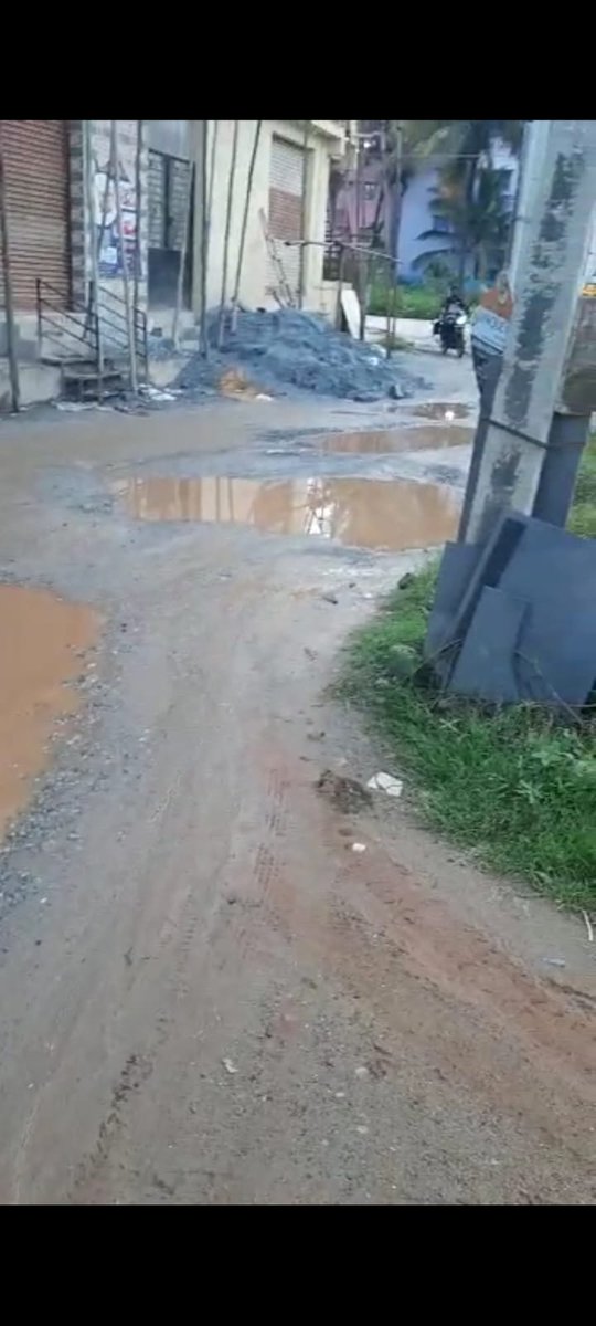 IbnulMuttaquee's tweet photo. #VRLaneRoad, 
#Samsidhroad, #HulimangalaForCMC We need good roads, drainage system, street lights
@CMofKarnataka 
@DKShivakumar
@ELCITA_IN
@INCKarnataka
@ZP_BenglruUrban
@ZillaUrban
@CommrPR
@PMOIndia 
@narendramodi
@CMofKarnataka
@DKShivakumar
@ELCITA_IN
@DKSureshINC https://t.co/VaRPYqwmR0