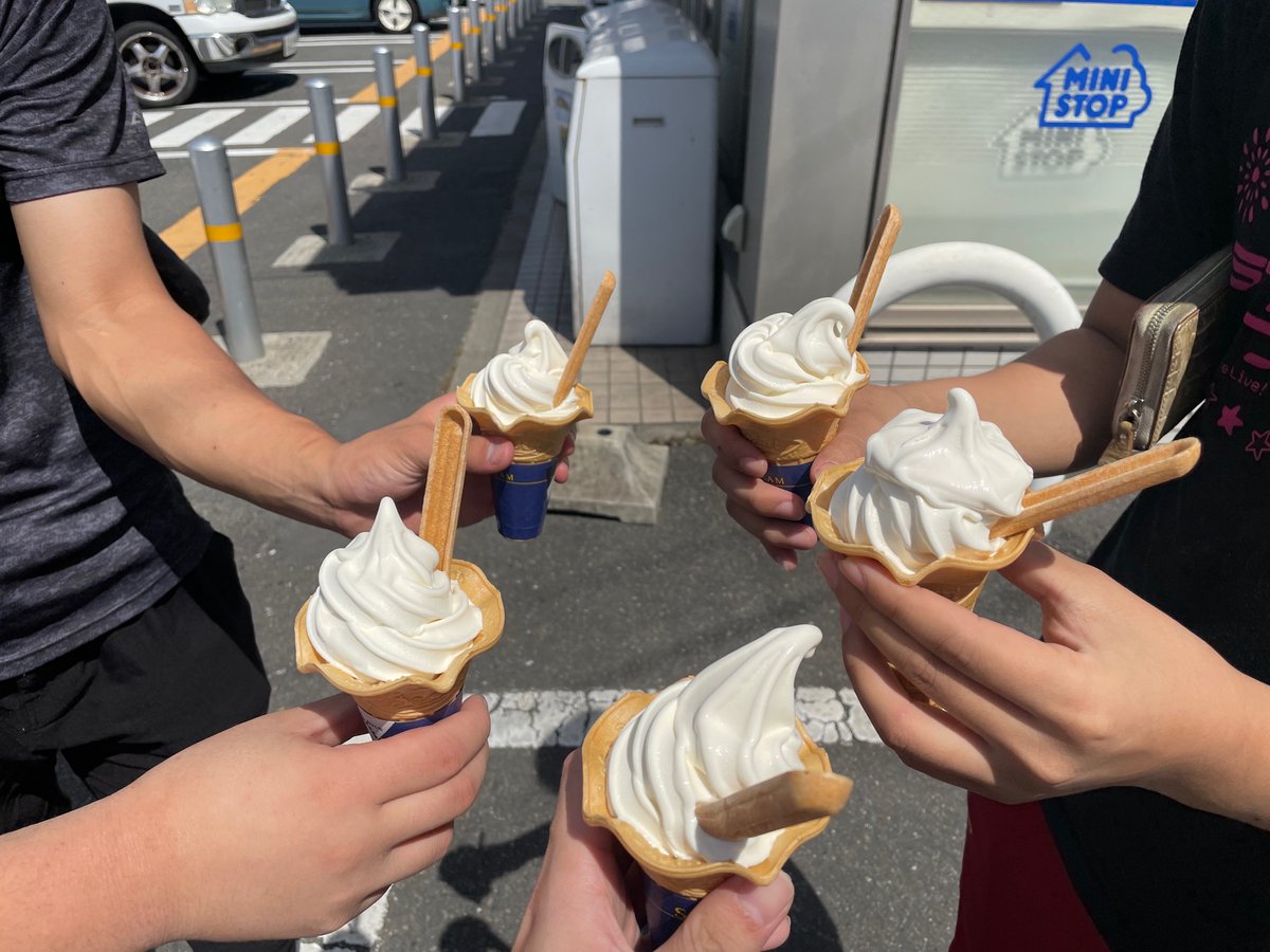 GreenDaka_kaito's tweet photo. #ソフトクリームギネス世界記録2023
#みんなで食べたよ
#牛さんしか勝たん
#ZEUSi
#難易度19
#ムズすぎ https://t.co/9AVHV6g0lQ